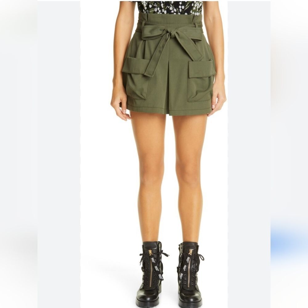 Express Shortie Extreme High Rise Paper Bag Shorts in Army Green wirh Belt Sz 6